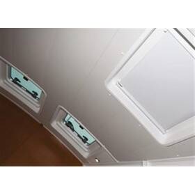 Beyaz Oceanair HSH2-20, 356 x 440 mm tekne hatch stor perde ve güneşlik sistemi.
