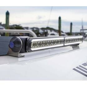 Hella Marine Sea Hawk-470 siyah gövdeli, beyaz kenar aydınlatmalı uzun mesafe LED marin ışık barı.