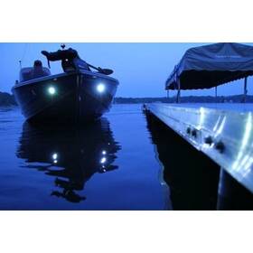 Attwood LED liman aydınlatma lambası, 12V 5W, 750 lümen, 120° geniş açı, deliksiz montaj.